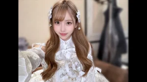 【顔出し解禁】”フォロワー急増中18歳美女コスプレイヤー”衝撃出演。危険日中出し希少映像『1時間24分』。※残りわずか