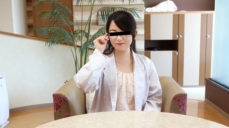 素人ＡＶ面接 ~カシコな眼鏡リケジョはベッドでも賢いのかな~